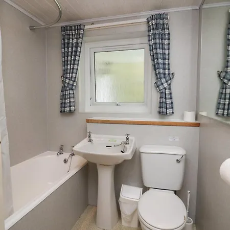 Apartment 2 *