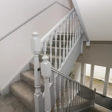 2 Apartment *