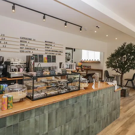 2 * Keswick (Cumbria)